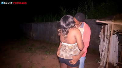 क्लब से एक गोल-मटोल लड़की के साथ स्ट्रीट रोमांस और हॉट सेक्स